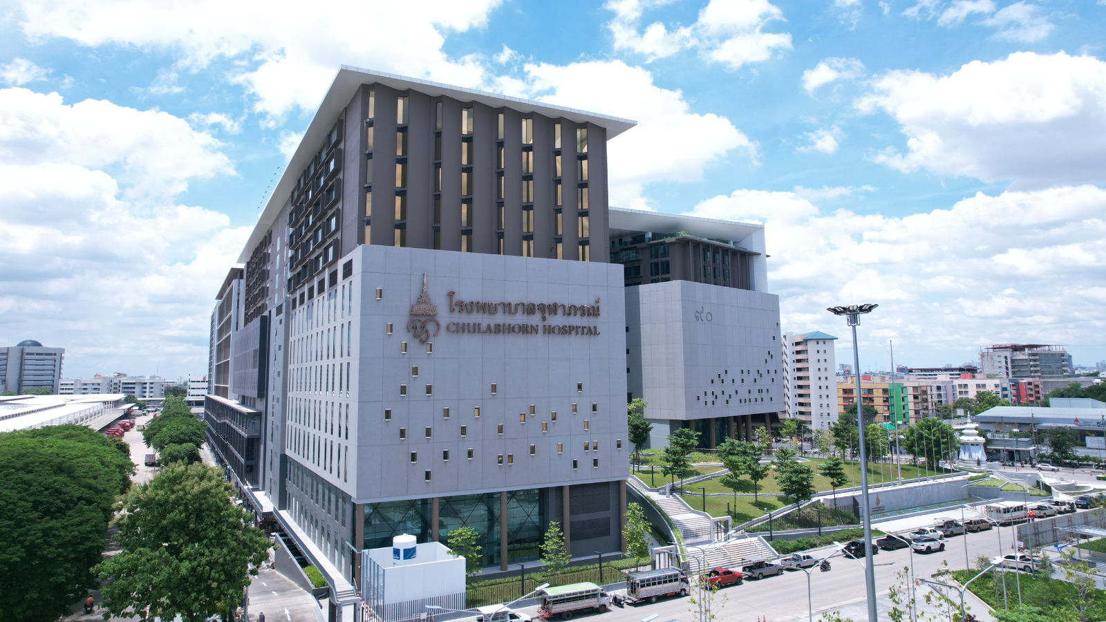 บริจาคสมทบทุนสร้างเครื่องมือแพทย์และช่วยเหลือผู้ป่วยมะเร็ง