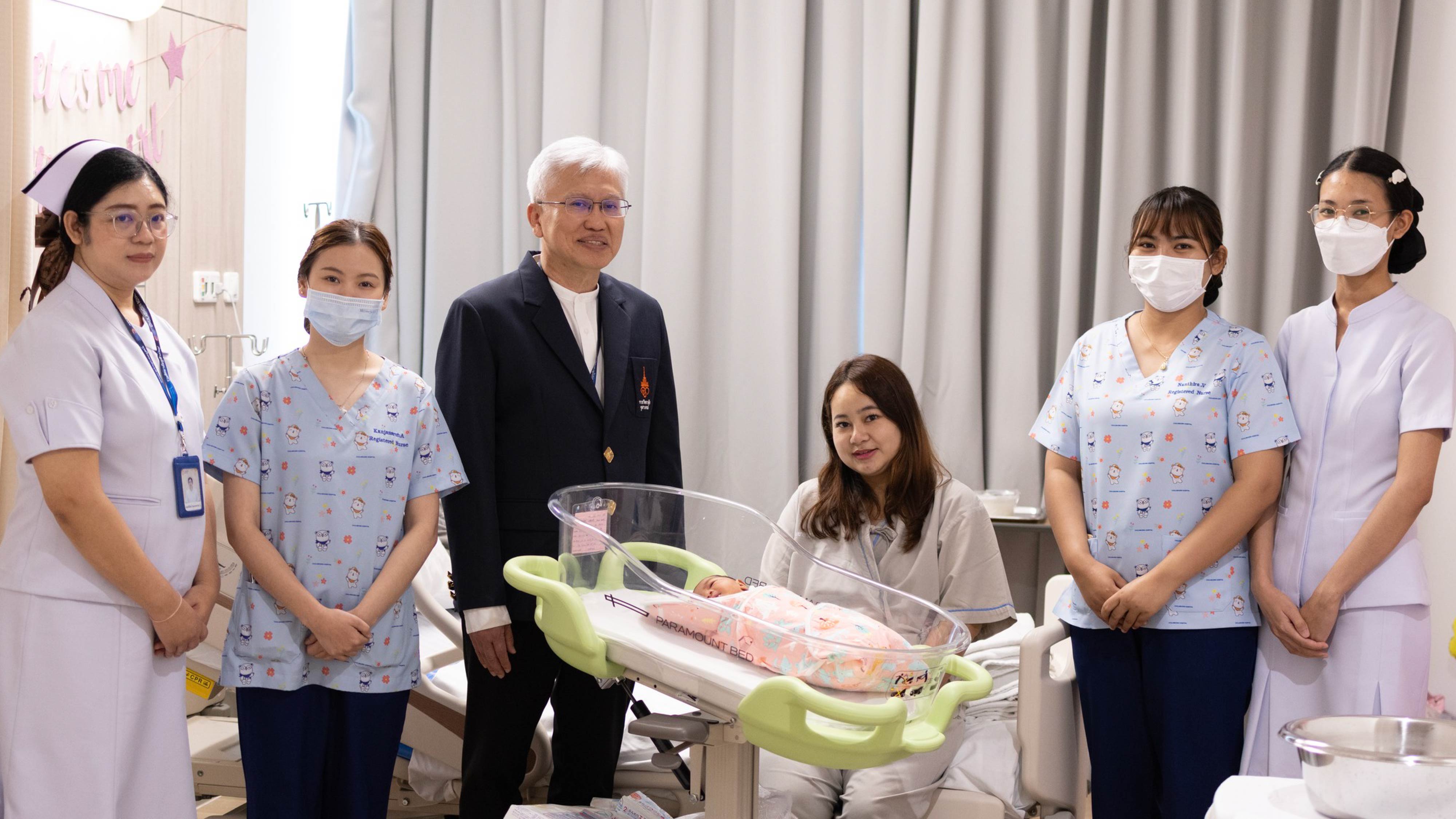 ขอแสดงความยินดีกับคุณแม่ที่เข้ารับบริการคลอดบุตรรายแรกของโรงพยาบาลจุฬาภรณ์