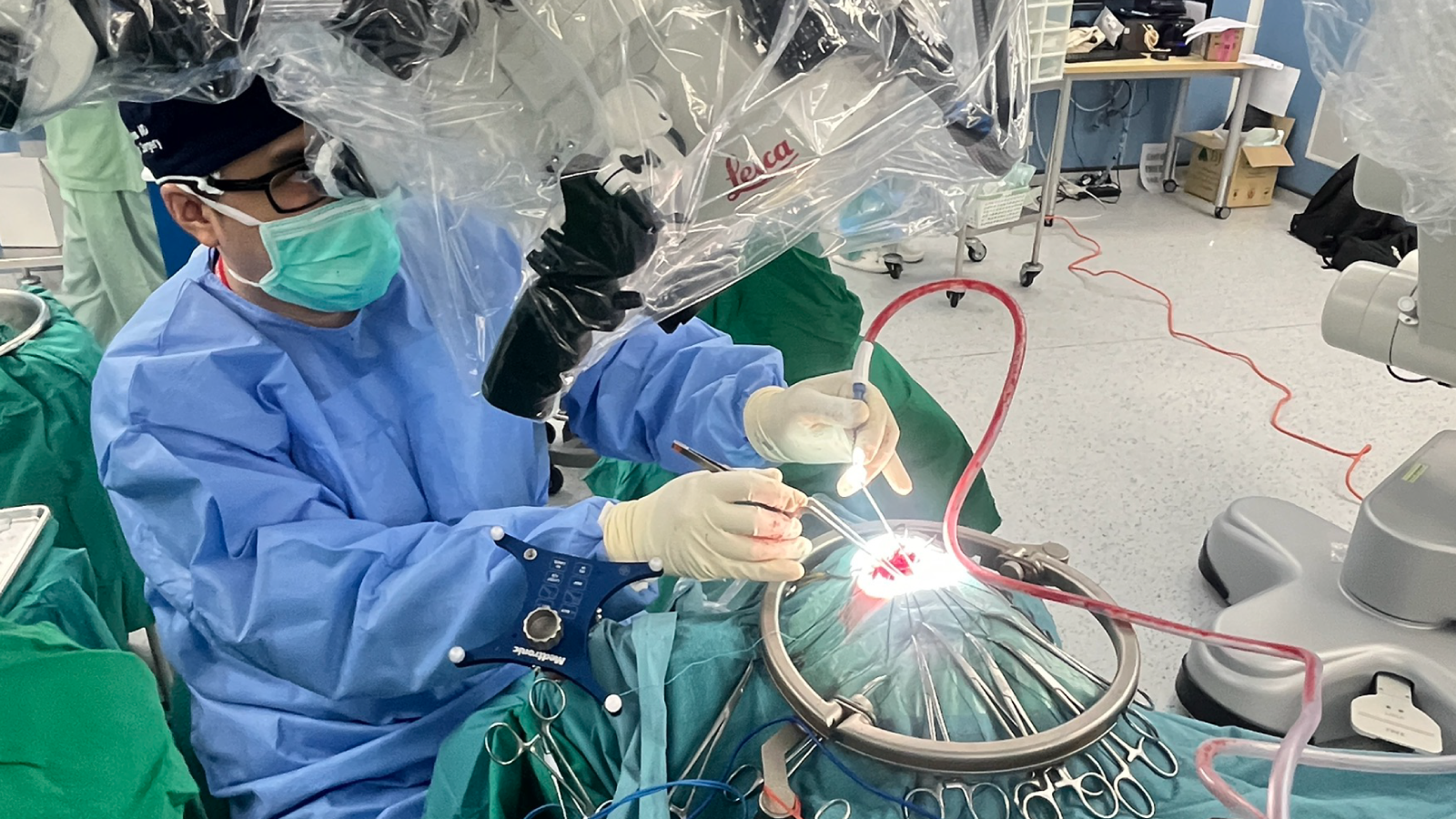 โรงพยาบาลจุฬาภรณ์ ประสบความสำเร็จในการผ่าตัดสมองผ่านบริเวณคิ้ว