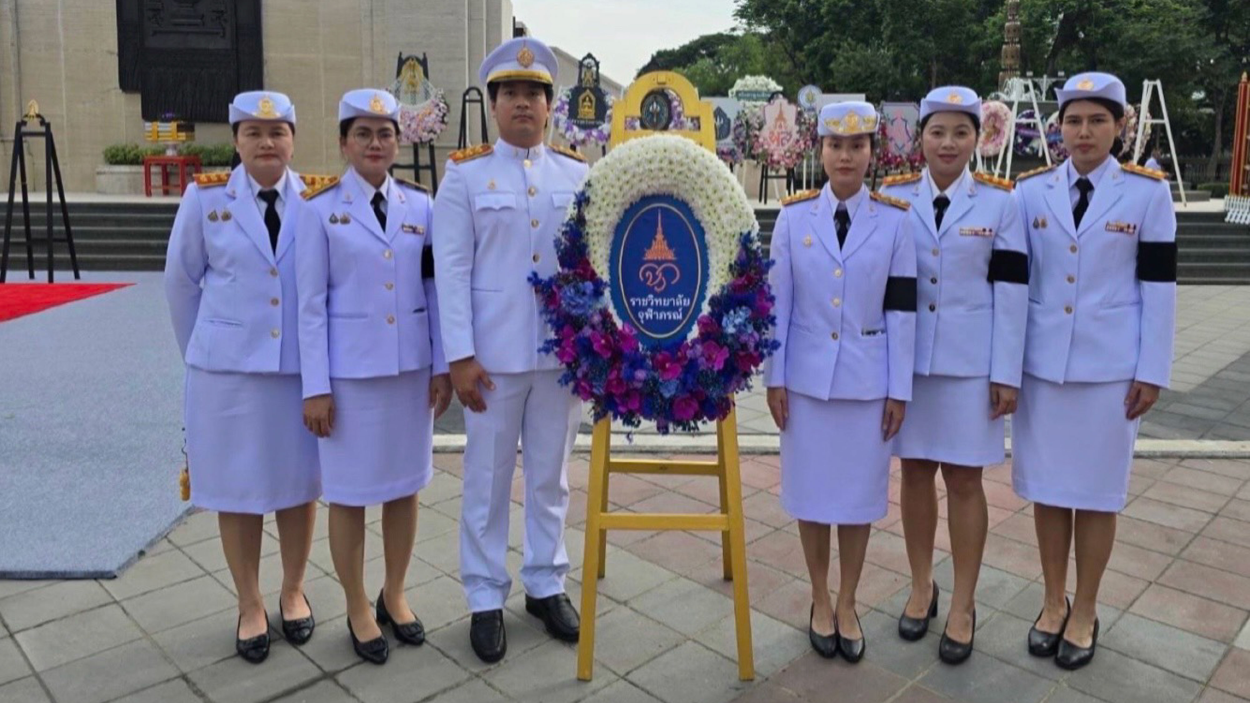 ร่วมพิธีวางพวงมาลาถวายราชสักการะ พระบาทสมเด็จพระมงกุฎเกล้าเจ้าอยู่หัว