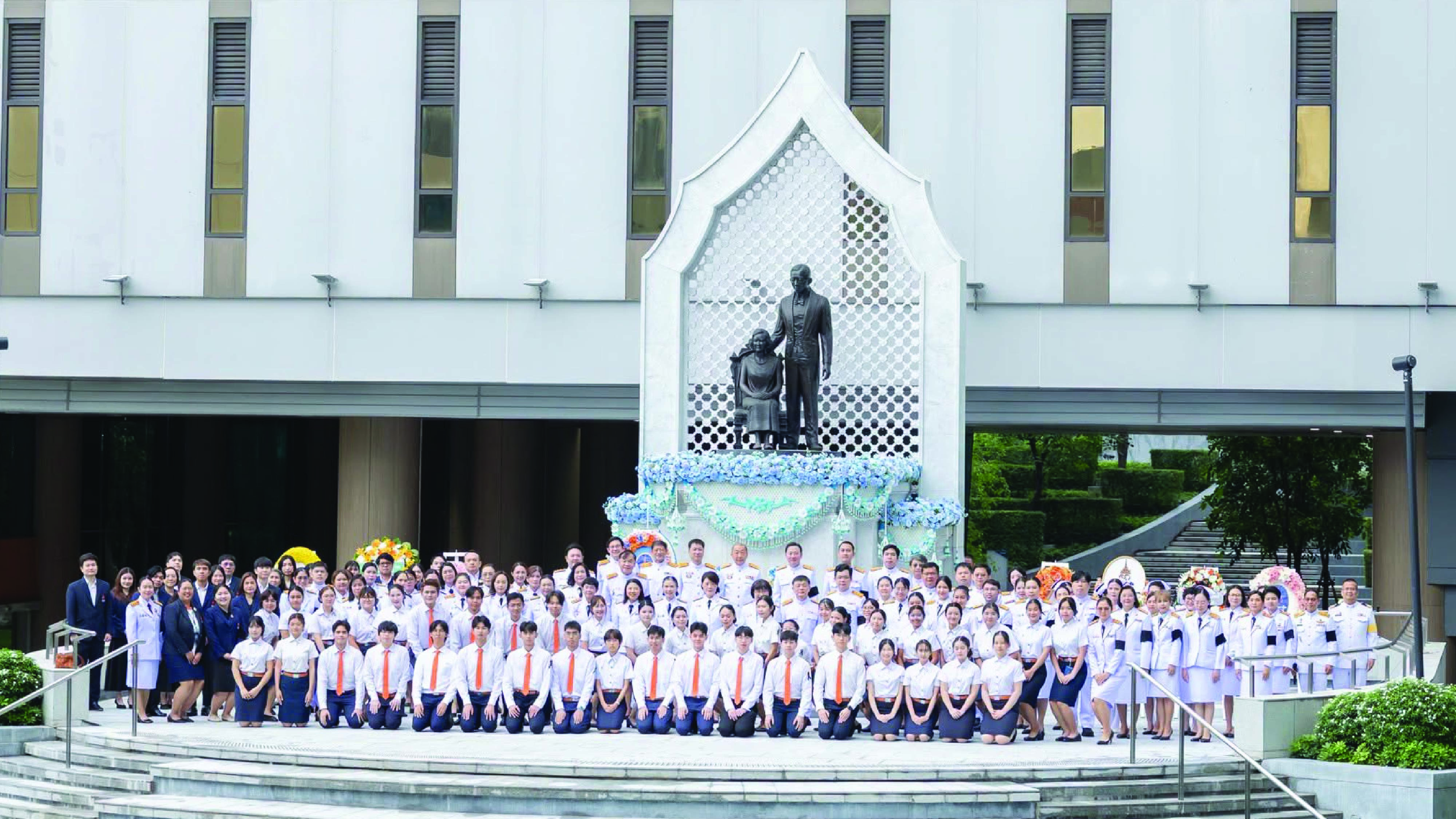 พิธีวางพวงมาลาถวายสักการะและถวายราชสดุดี พระราชานุสาวรีย์สมเด็จพระมหิตลาธิเบศร