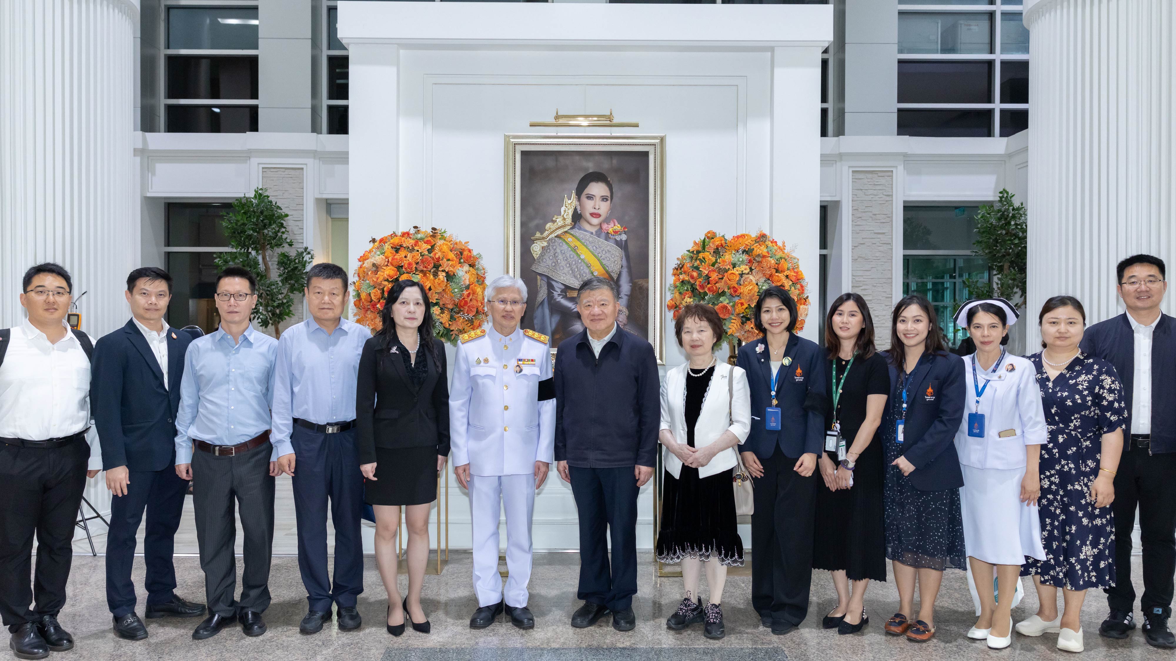 ต้อนรับสองศาตราจารย์แพทย์ผู้ได้รับพระราชทาน รางวัลสมเด็จเจ้าฟ้าจุฬาภรณ์ ๒๕๖๘