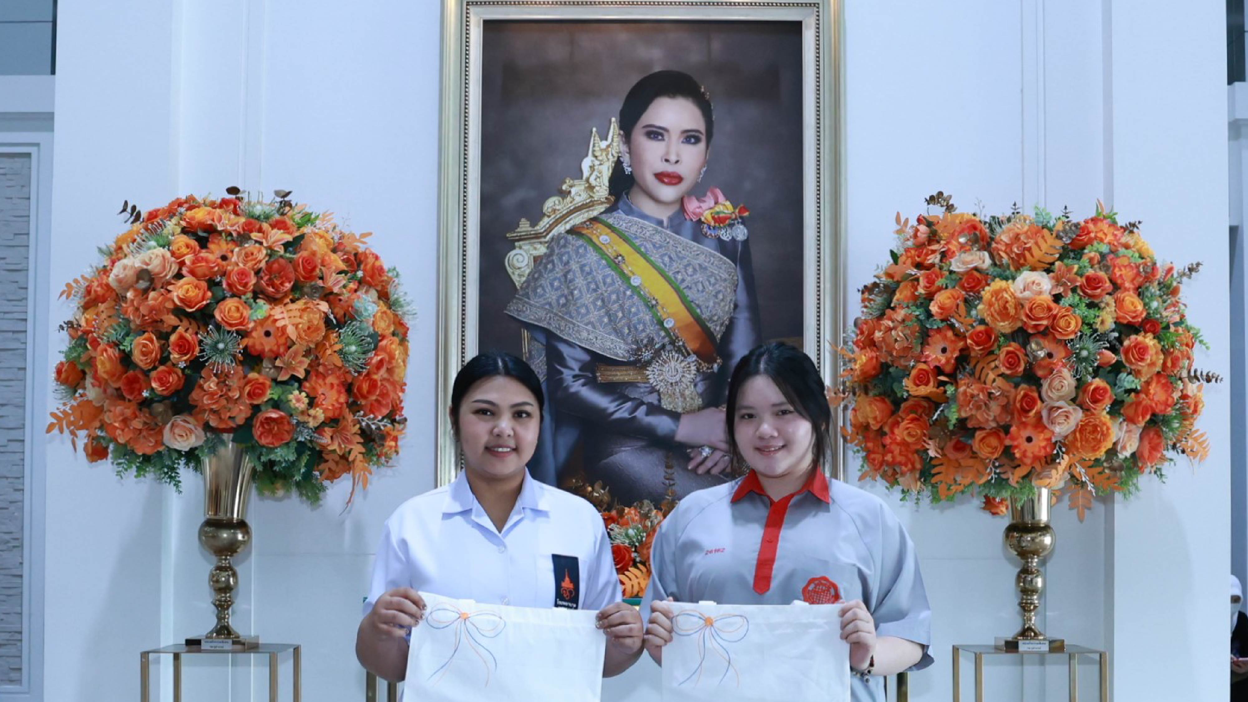 นักเรียนโรงเรียนสาธิตมหาวิทยาลัยศรีนครินทรวิโรฒ ประสานมิตร จัดทำและส่งมอบถุงผ้า