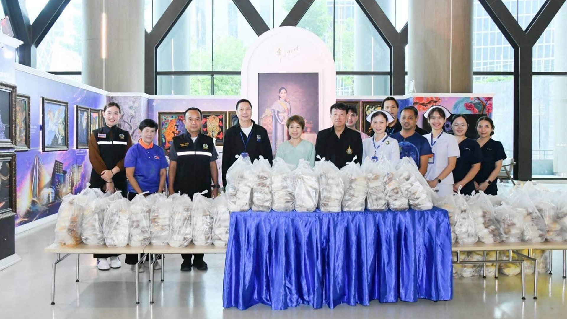 รับมอบข้าวกล่องจากกรมชลประทาน จำนวน ๓,๓๓๓ ชุด จากท่านอธิบดีกรมชลประทานฯ